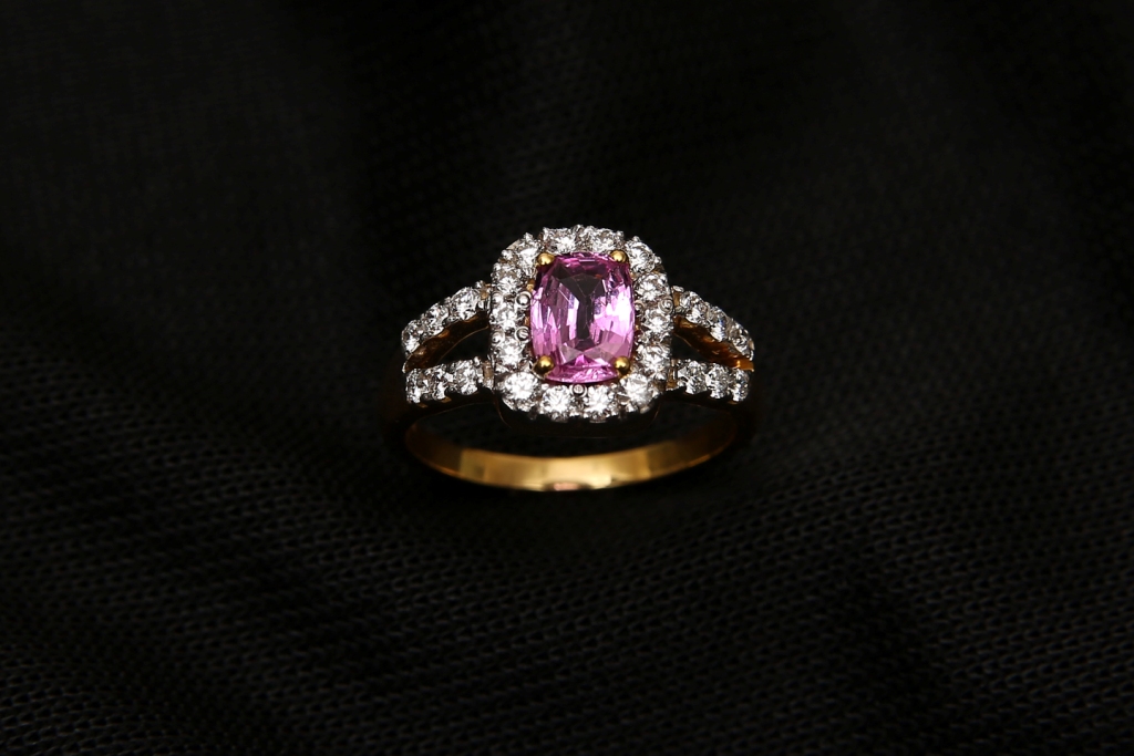 Buy Diamond rings from best Diamond Jewellers Chennai,Karaikudi Maganlal Mehta Corp